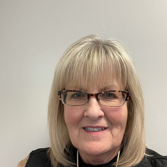 Meet your Posher, Connie - Picture 1 of 1